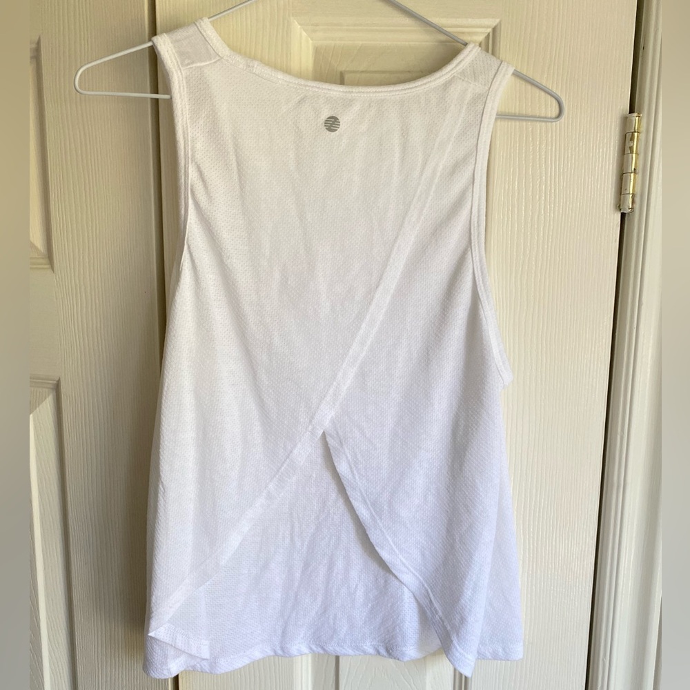 NWOT Zella White Breathable Tank Top Open Back